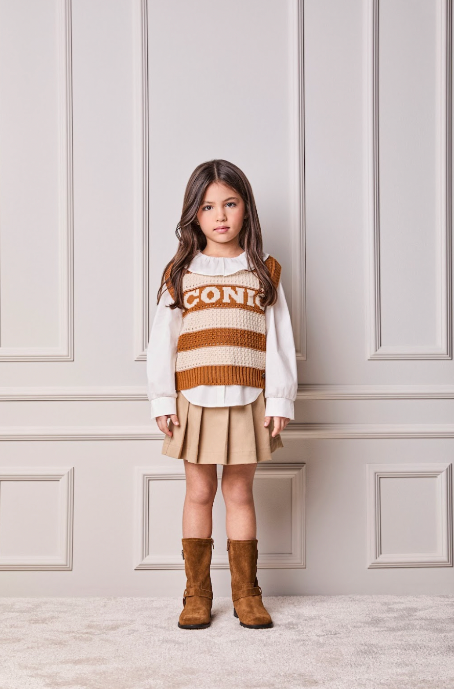 Conjunto Infantil Trio Colete Tricô Iconic, Camisa Gola Babados Rendas e Saia Sarja com Pregas - Animê