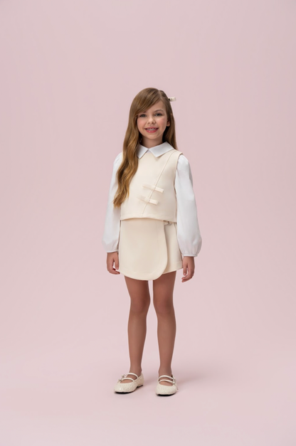 Conjunto Infantil Alfaiataria Laços Colete e Saia Bege - Petit Cherie