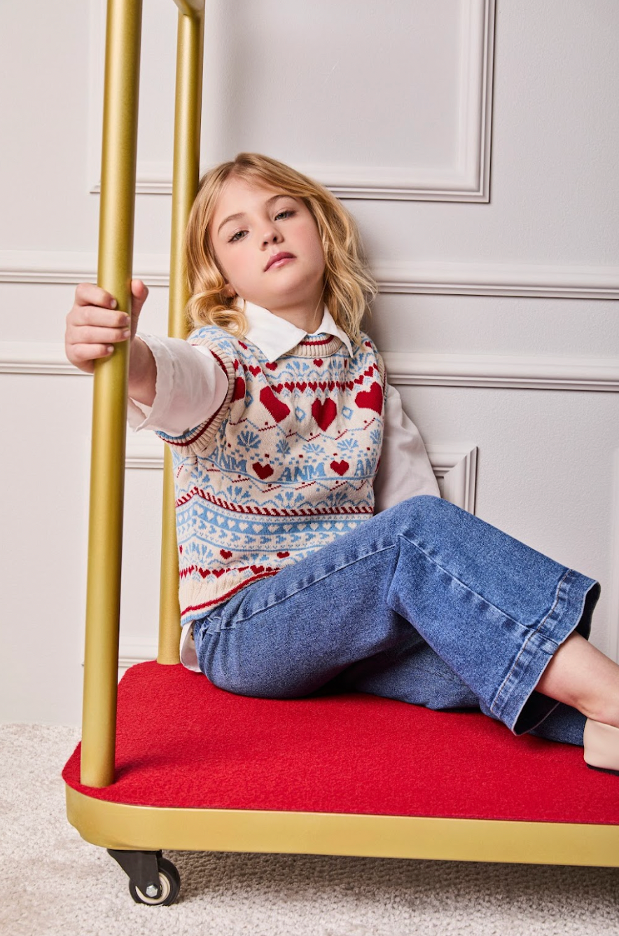 Conjunto Infantil Conceito Colete Tricot Corações e Calça Jeans Bolsos Bordados - Animê