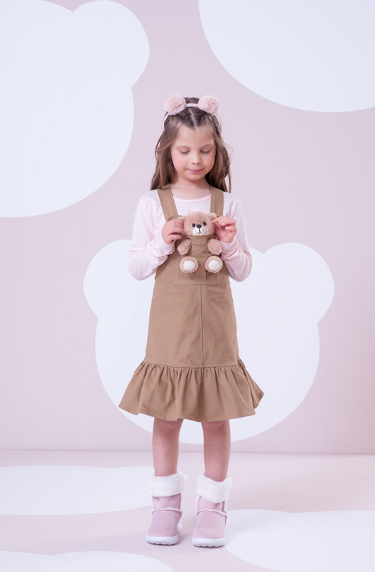 Jardineira Infantil  Sarja Ursinha Pelúcia Bege Escuro com Blusa ML Bordados Pérolas e Cristais  - Pituchinhus