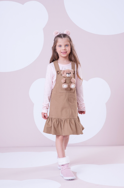 Jardineira Infantil  Sarja Ursinha Pelúcia Bege Escuro com Blusa ML Bordados Pérolas e Cristais  - Pituchinhus