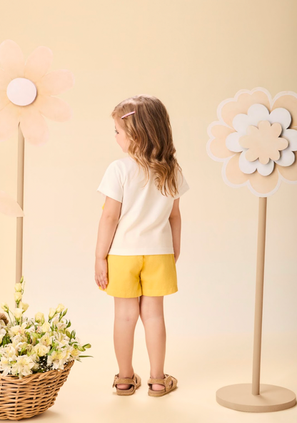 Conjunto Infantil Blusa Estampada Laço Lateral e Shorts Infantil Sarja Com Cinto Butter Cream - Momi