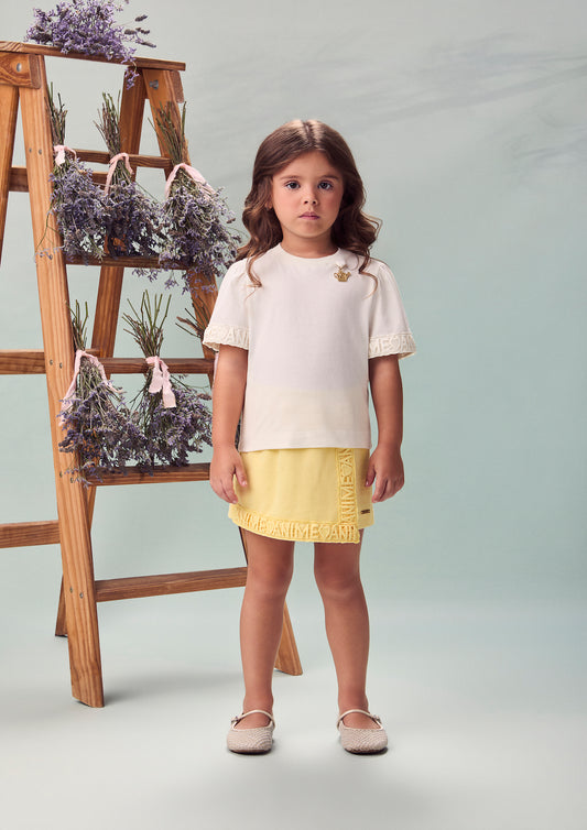 Conjunto Infantil Blusa Com Pingente e Shorts Saia Amarelo - Animê