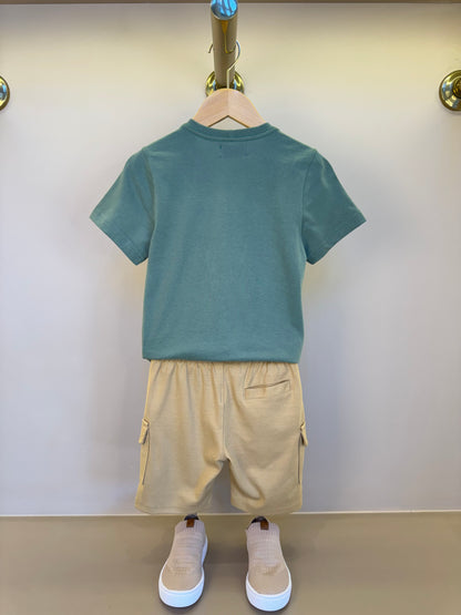 Conjunto Infantil Camiseta Algodão Teddy Chapéu Panama e Bermuda Ponto Roma Bolsos Cargo Bege - Dame