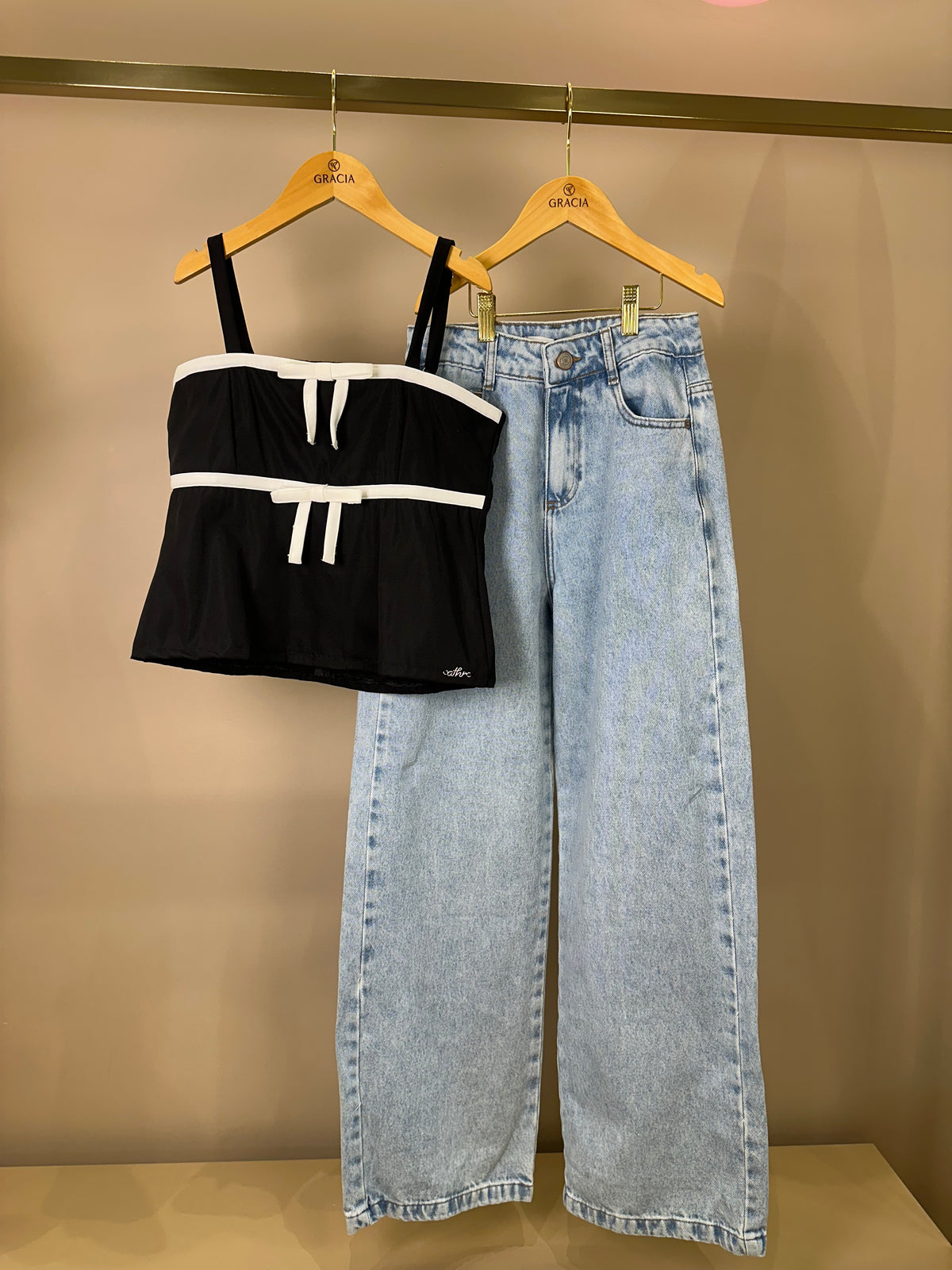 Blusa Teen Cropped Alfaiataria Laços Preto - Authoria