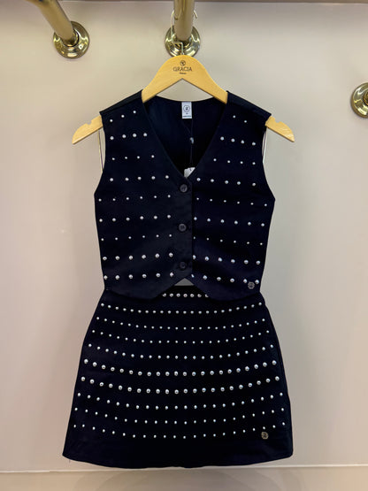 Conjunto Teen Blusa Canelada com Colete de Sarja Preto e Saia-Shorts Teen Sarja Strass Preto - Two In