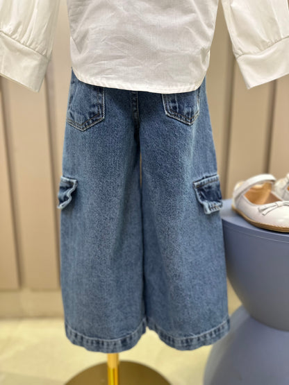 Conjunto Infantil Trio Colete Balonê Mini-Joia, Camisa Gola Babados Rendas e Calça Jeans Bolsos Laterais Mini-Joia - Animê