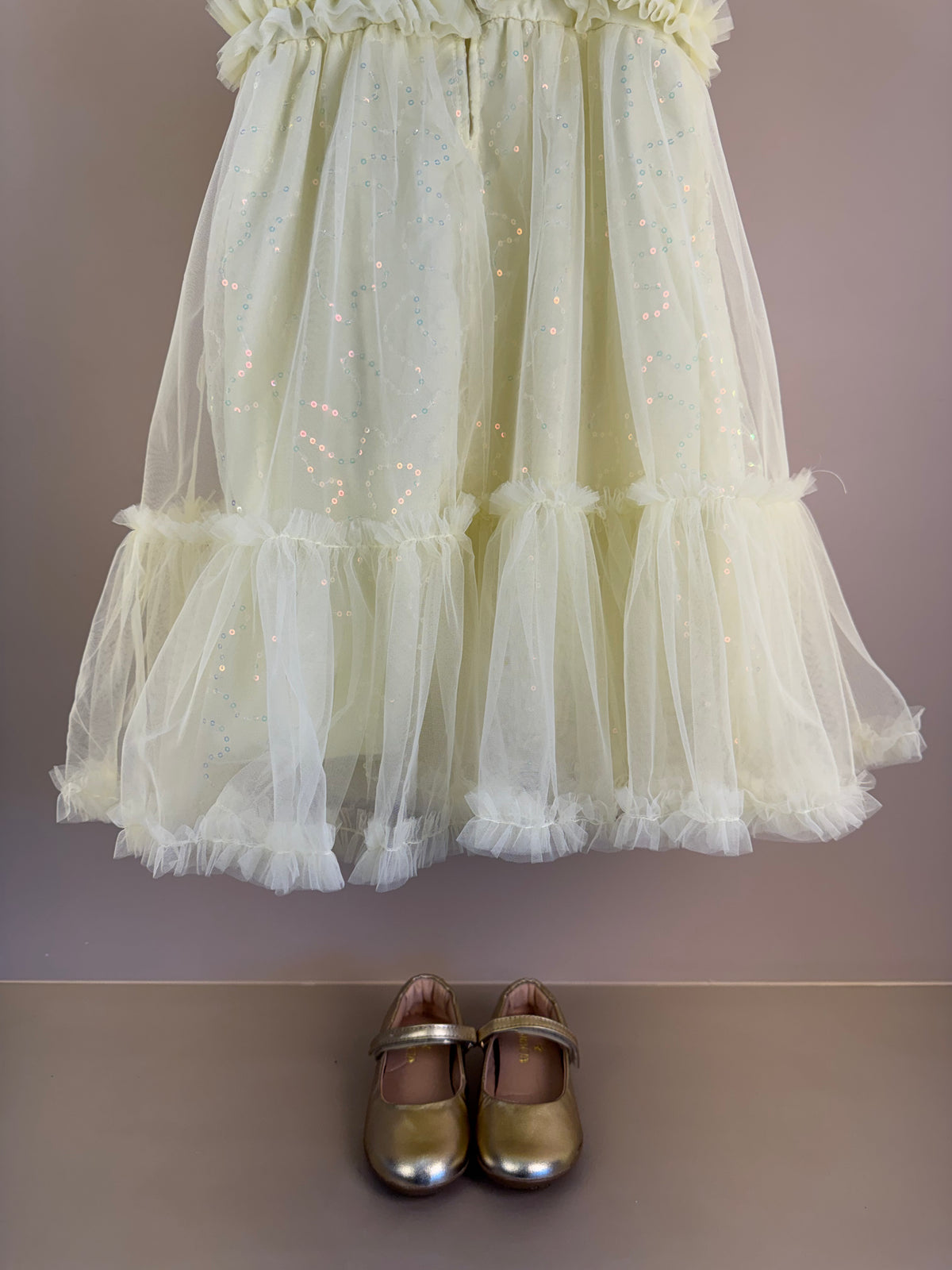 Vestido Infantil Amarelo Strass Brilhante Alças e Barra Em Tule  - Petit Cherie
