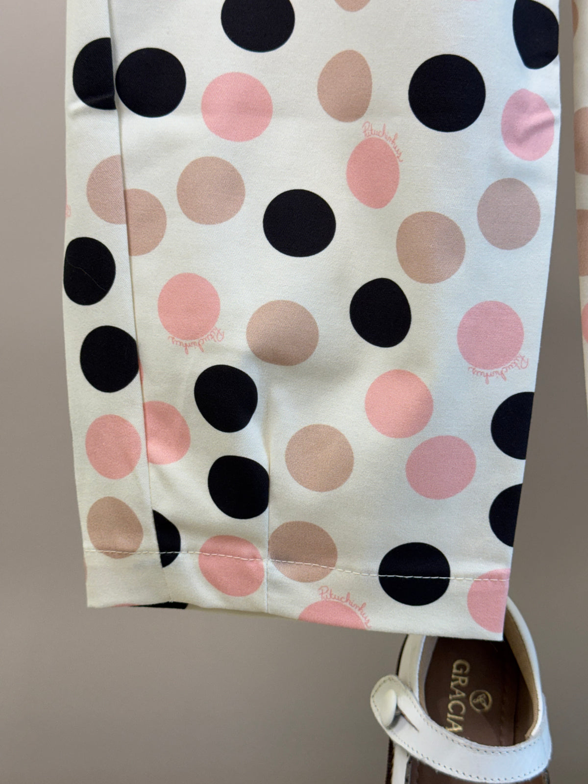 Conjunto Infantil Regata Ursinha Vestido de Poá e Calça Infantil Baggy Sarja Estampa Poá Bolsos Com Laços - Pituchinhus