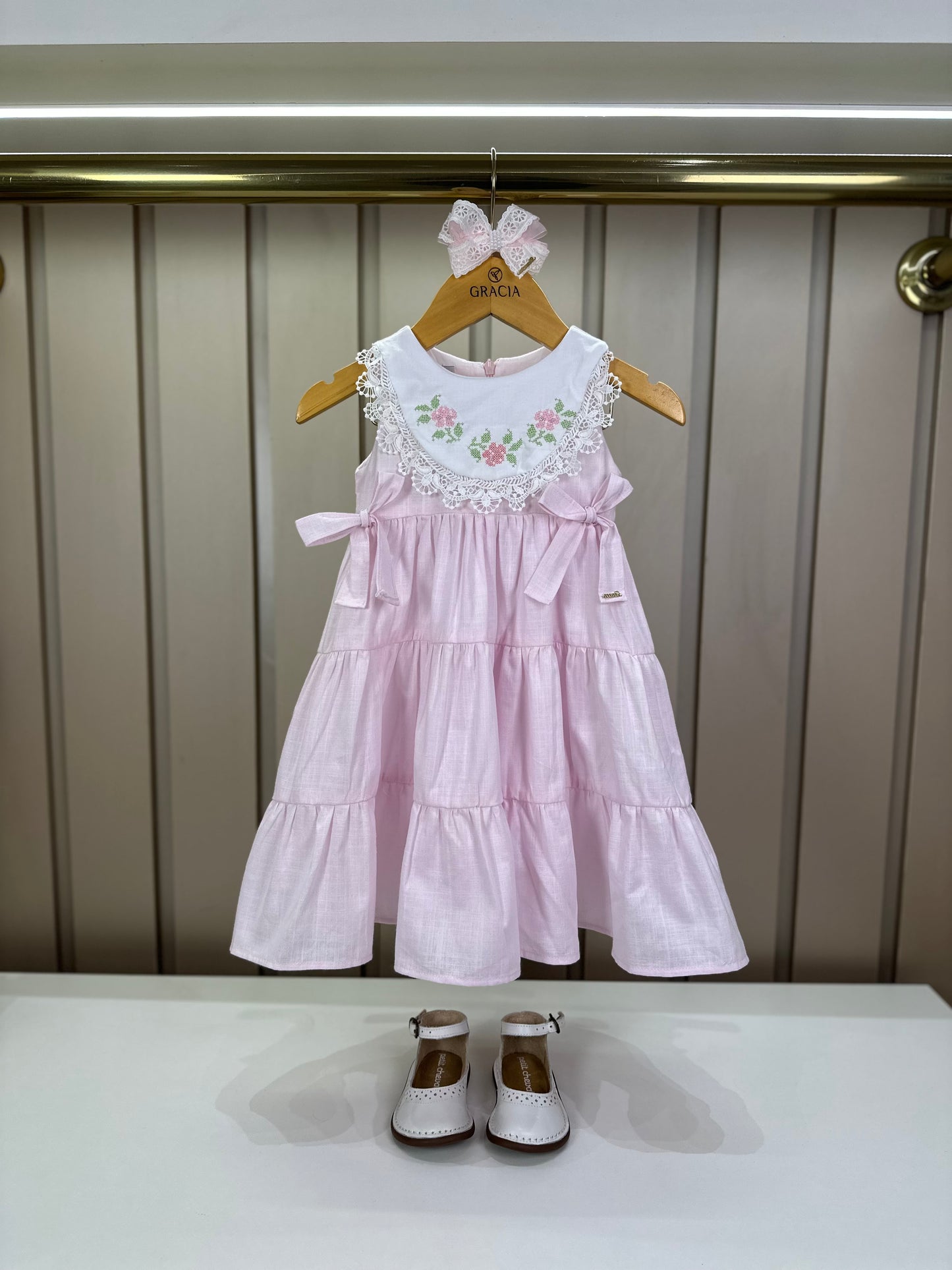 Vestido Infantil Algodão Clássico Rosa Gola Branca Bordada e Rendada - Roana
