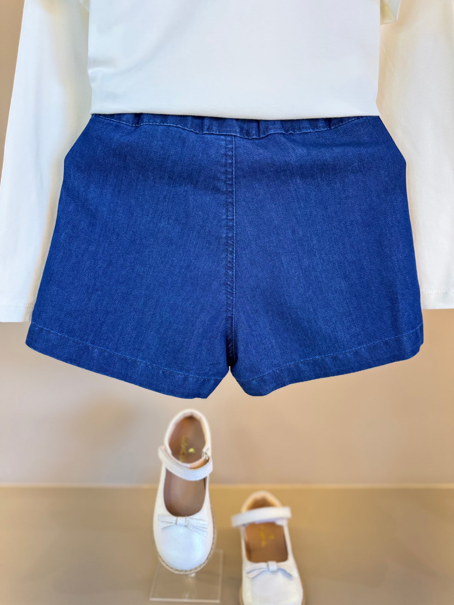 Conjunto Infantil Trio Blusa Gola Laise Removível, Camisa Jeans Leve ML Gola Bordada e Shorts-Saia Jeans Bordada Flores - Luluzinha