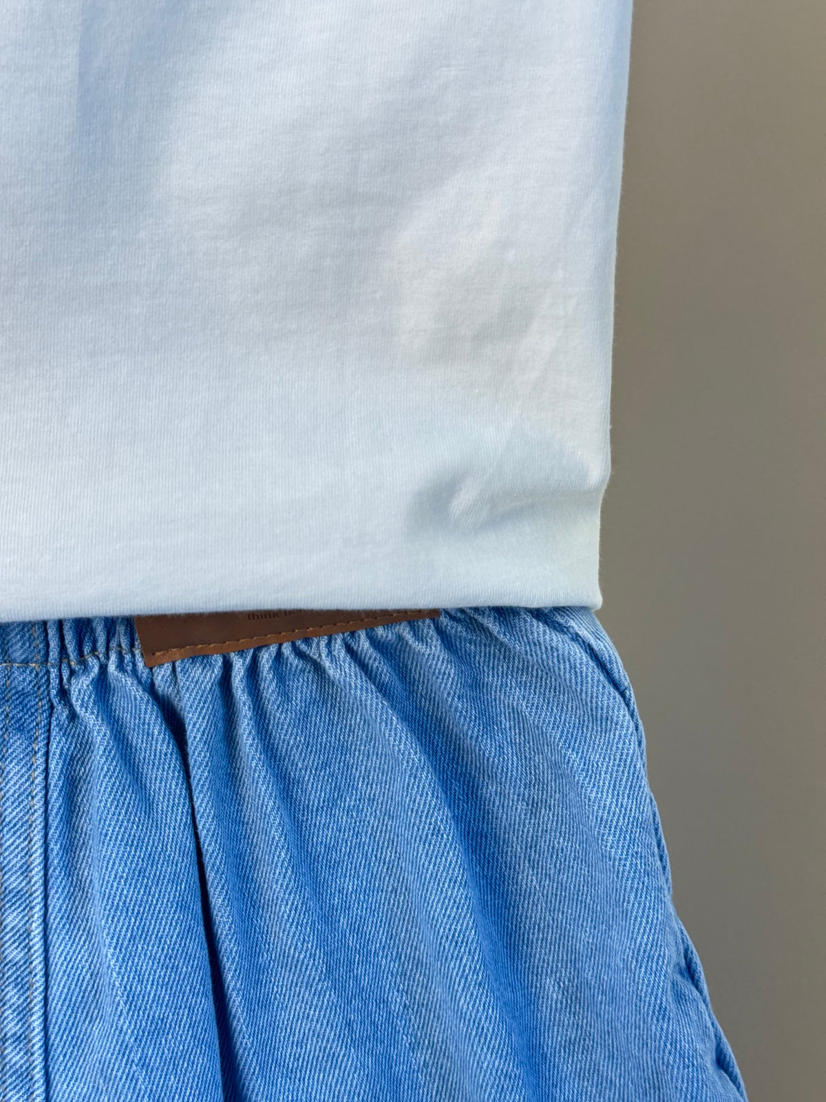 Conjunto Infantil Blusa Limões Com Strass e Shorts Saia Jeans Com Pregas - Momi