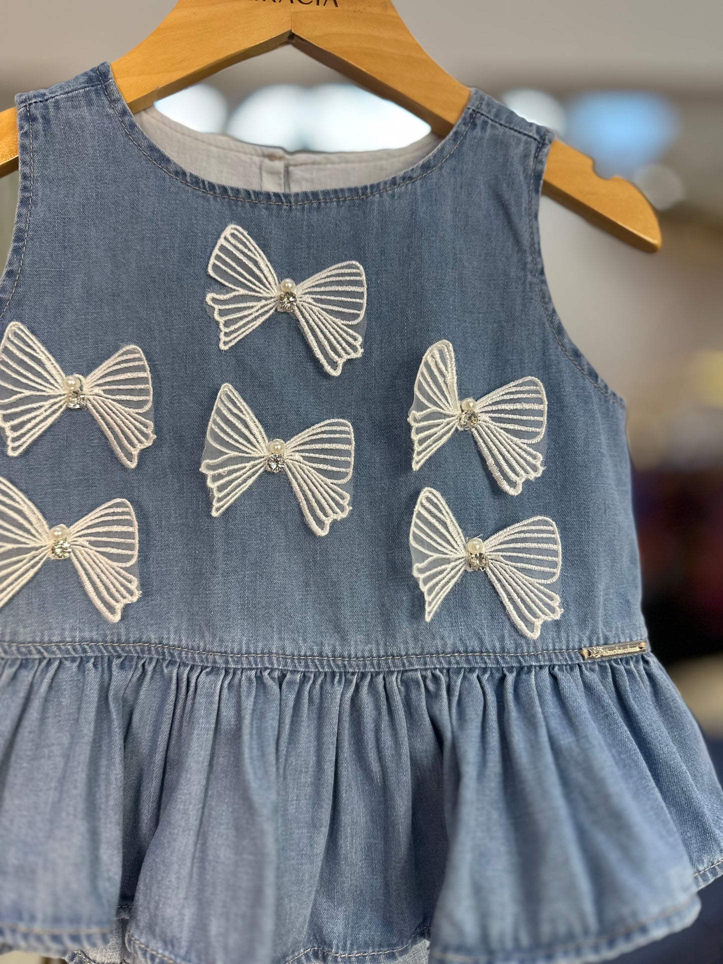 Conjunto Infantil Blusa Babado e Calça Jeans Lacinhos Bordados - Pituchinhus