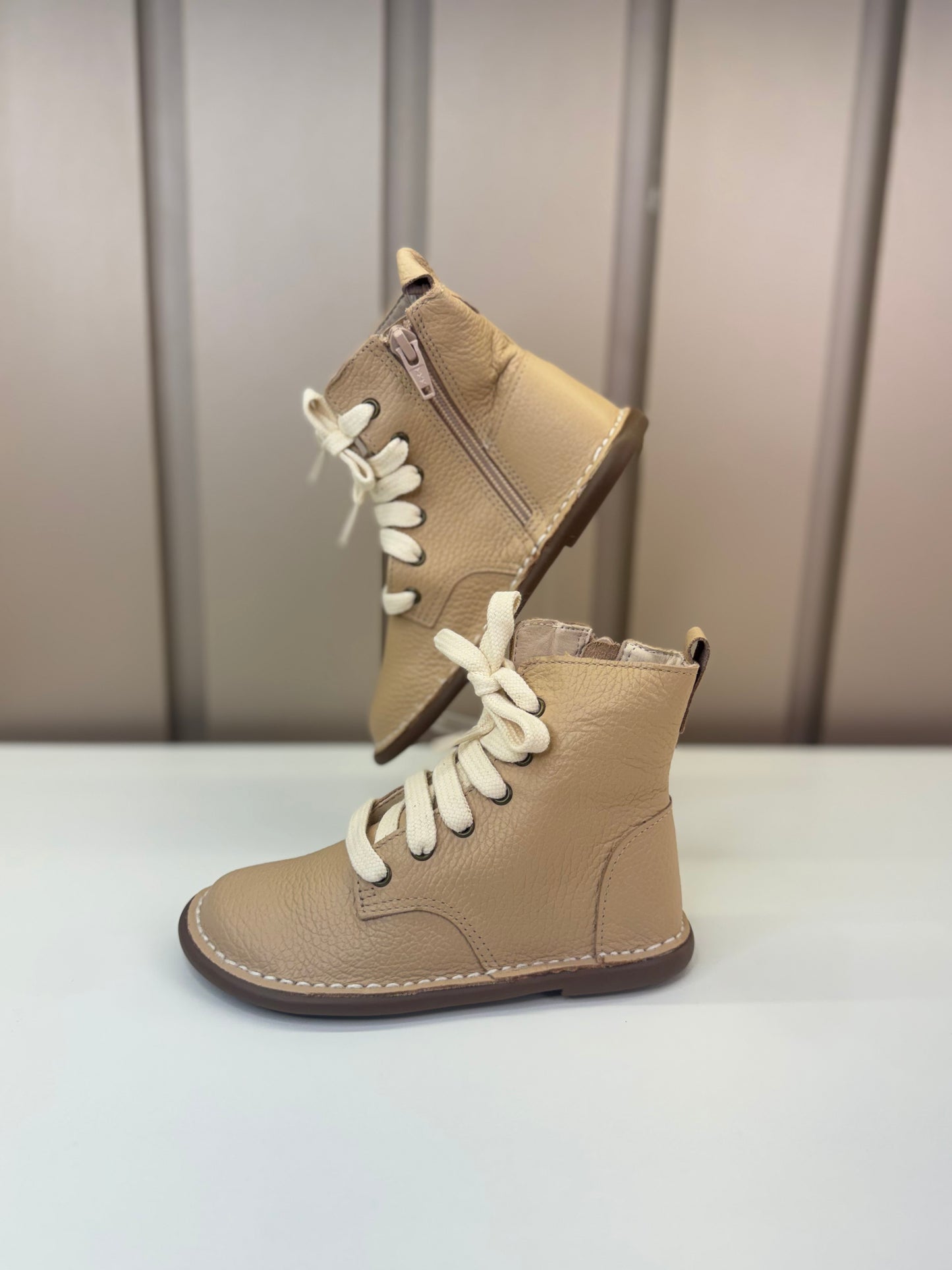 Coturno de couro blush Petit Cheval