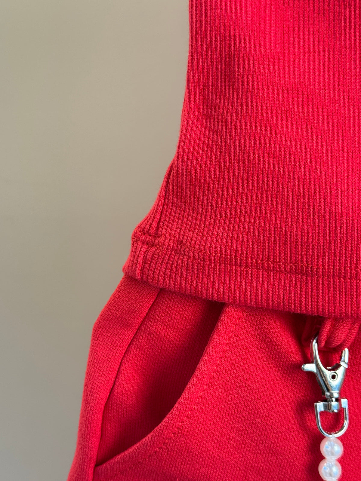 Conjunto Infantil Vermelho Blusa Com Strass e Shorts Moletom Acessório de Urso - Luluzinha