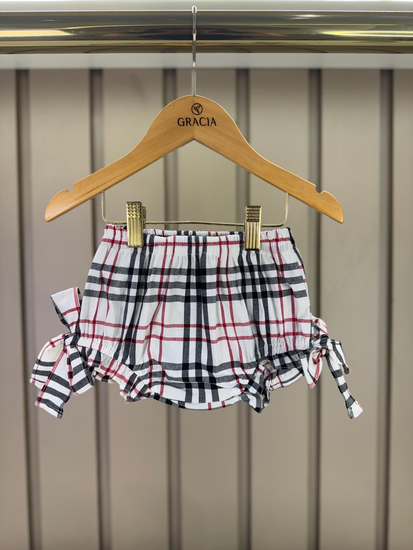 Conjunto Bebê Bata Gola Bordada com Faixa e Culote Xadrez - Roana