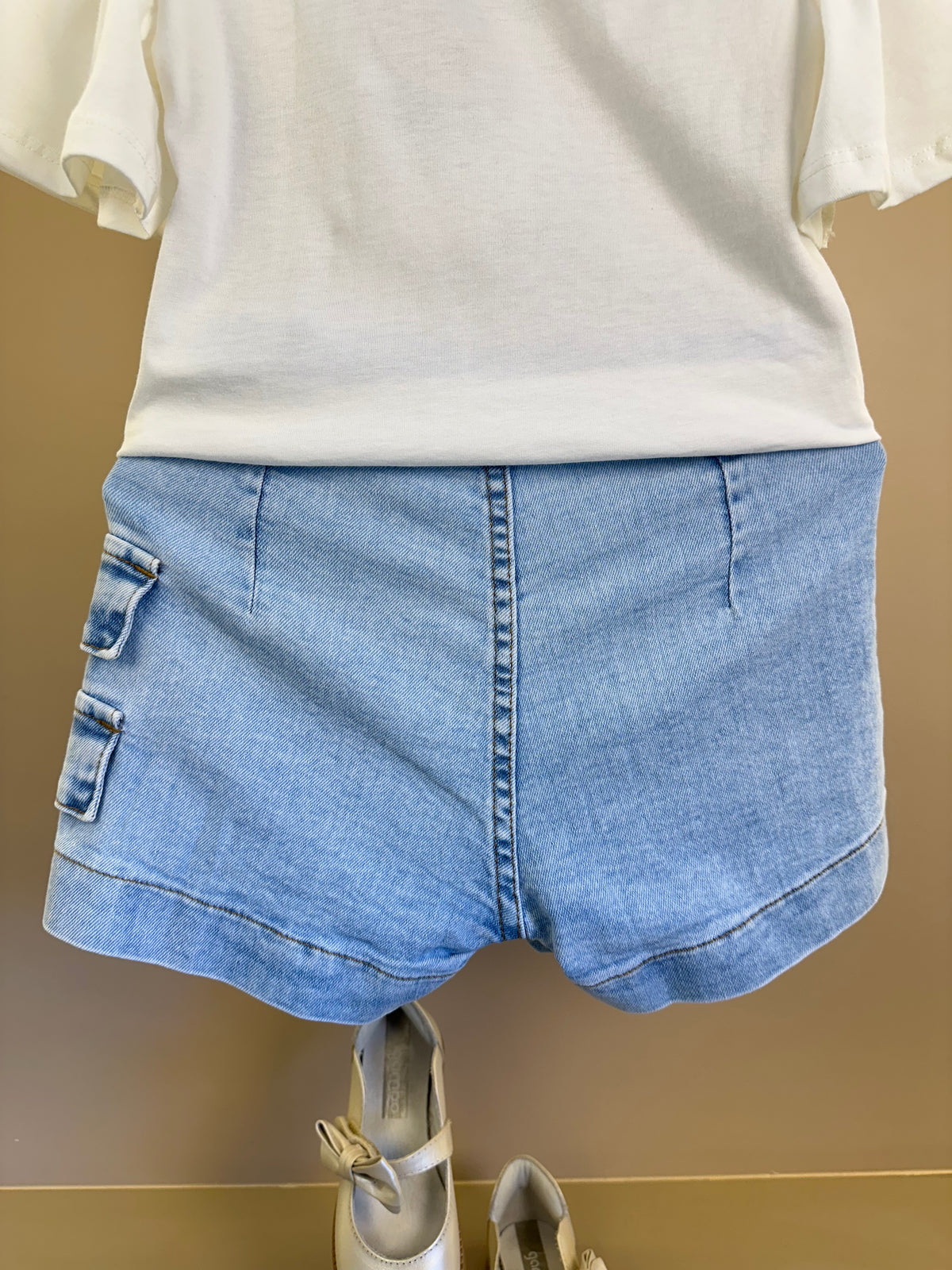 Conjunto Infantil Blusa Minnie e Daisy Limão e Shorts Saia Jeans