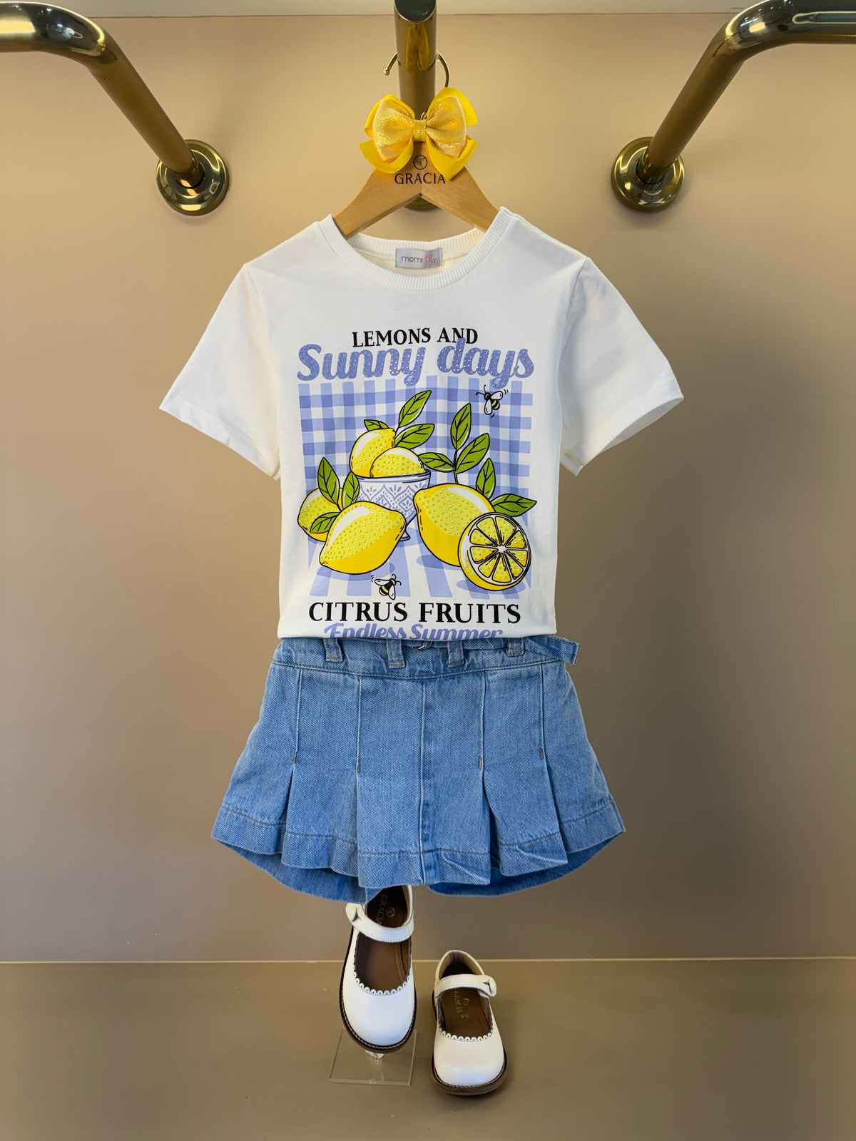 Conjunto Infantil Blusa Limões Com Strass e Shorts Saia Jeans Com Pregas - Momi