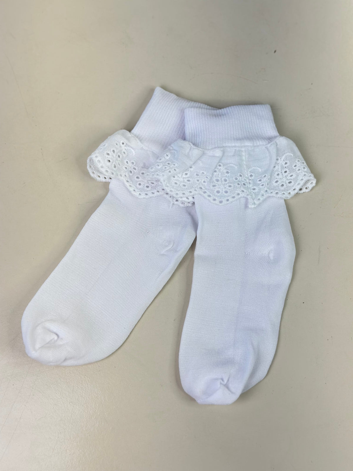 Meia Bebê com Babado Bordado Branco - Roana