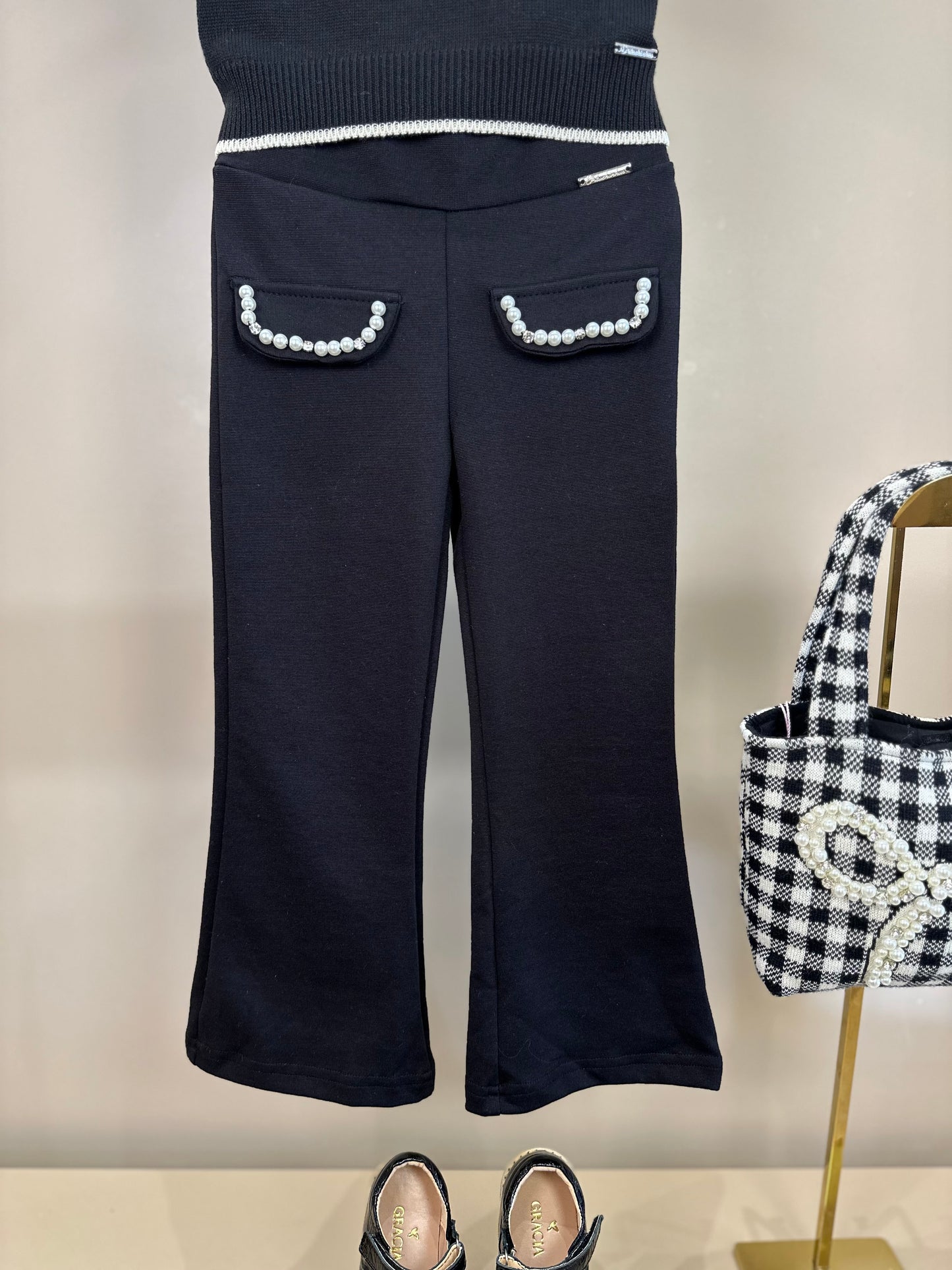Conjunto Infantil Blusa Tricot Maxi Laço Bordado Pérolas Cristais e Calça Flare Lapelas Bordadas Preta - Pituchinhus