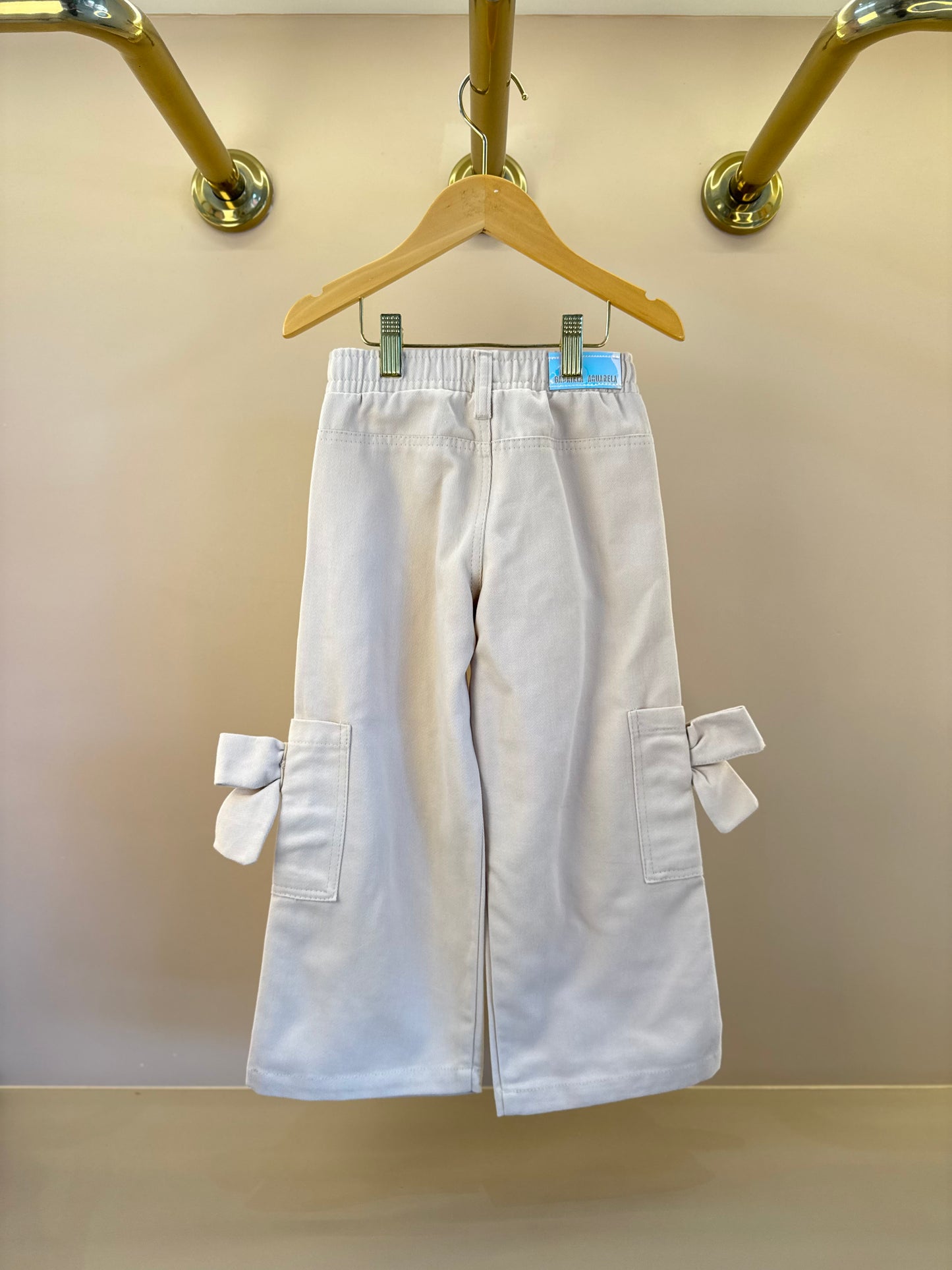 Calça Infantil Wide Leg Cargo Sarja Laços Bege - Gabriela Aquarela