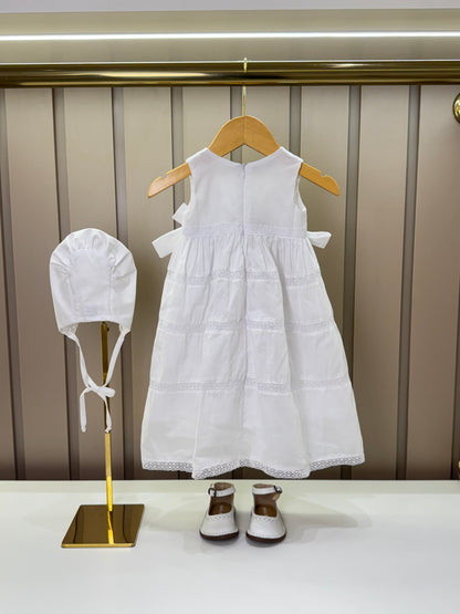 Mandrião Bebê Luxo Algodão Rendas, Bordados, Laços Laterais, Medalhinha e Touca - Roana
