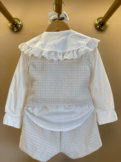 Conjunto Infantil Camisa Gola com Babado, Colete e Shorts Tweed Off White - Animê
