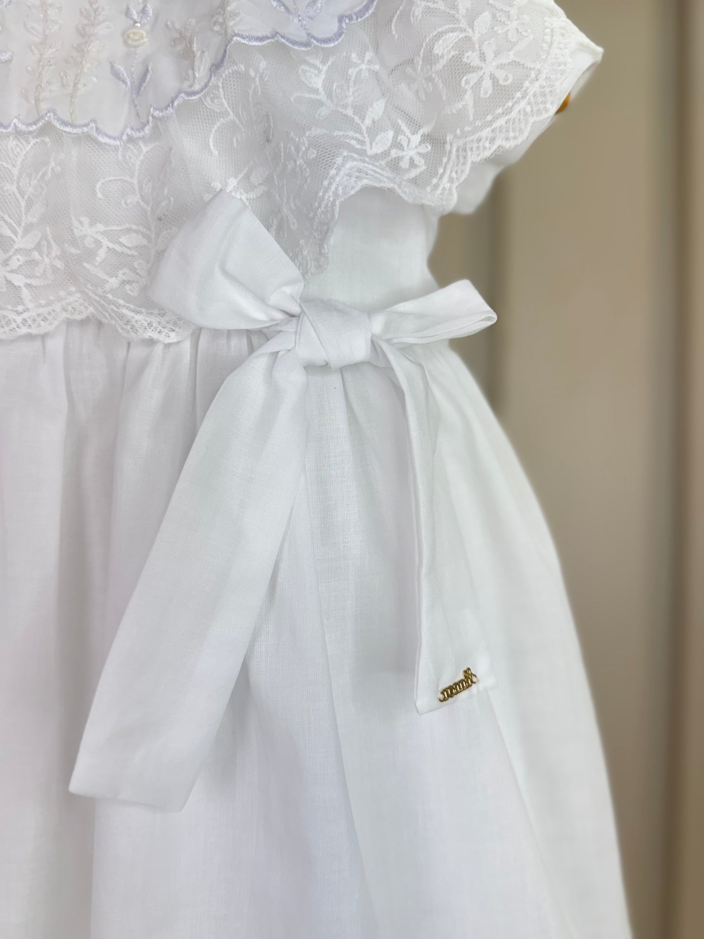 Vestido Bebê Algodão Gola Babados Bordada com Lacinhos Branco - Roana