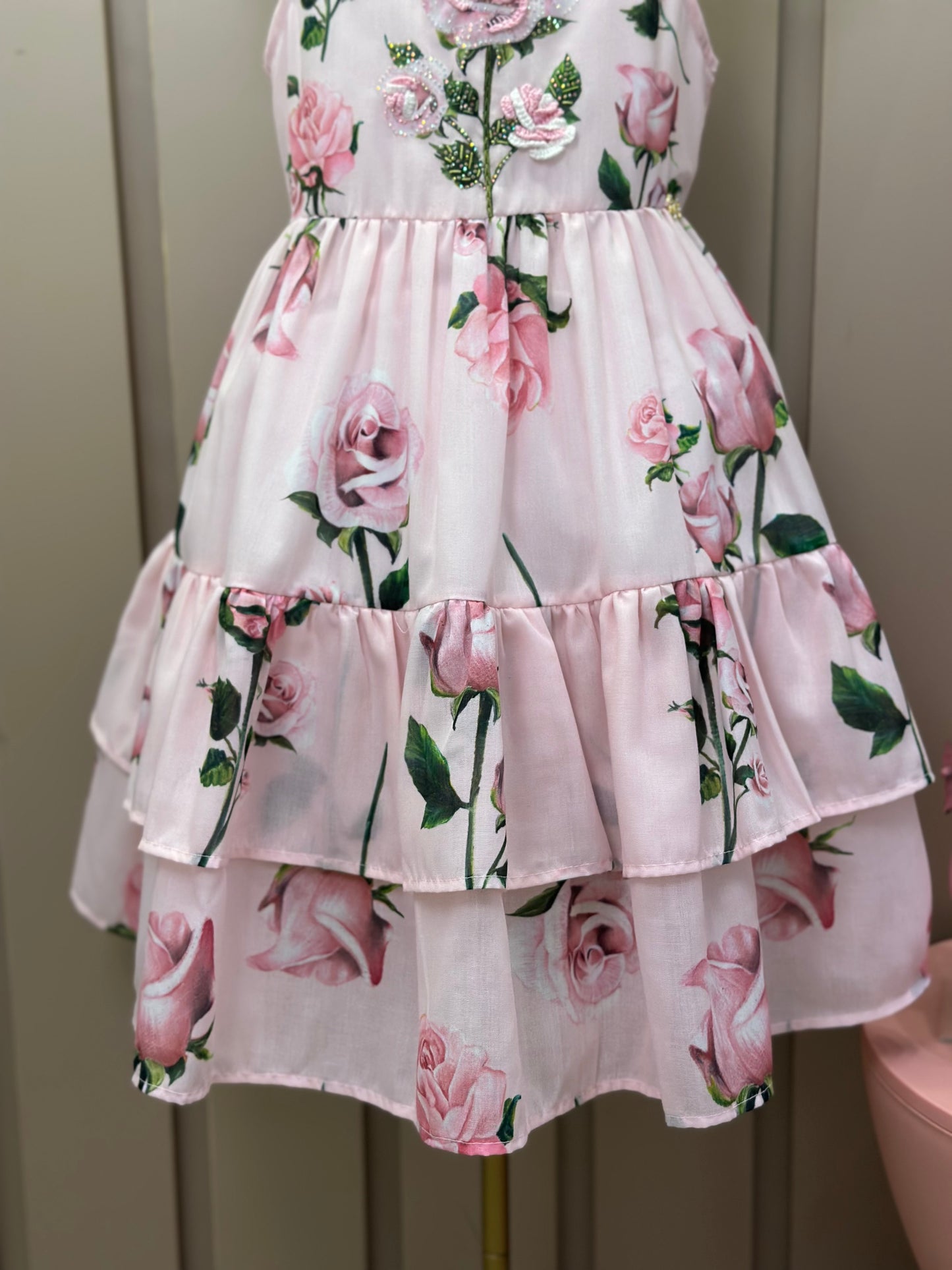 Vestido Infantil Algodão Rodado Floral Rosa Bordado Manual e Strass Rosa - Luluzinha