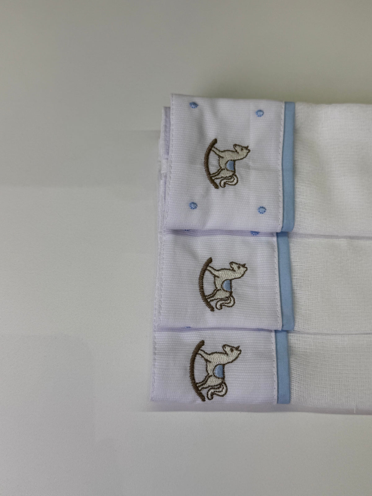 Kit 3 Fraldinhas Boca Bebê Luxo Bordadas Azul Cavalinhos - Roana