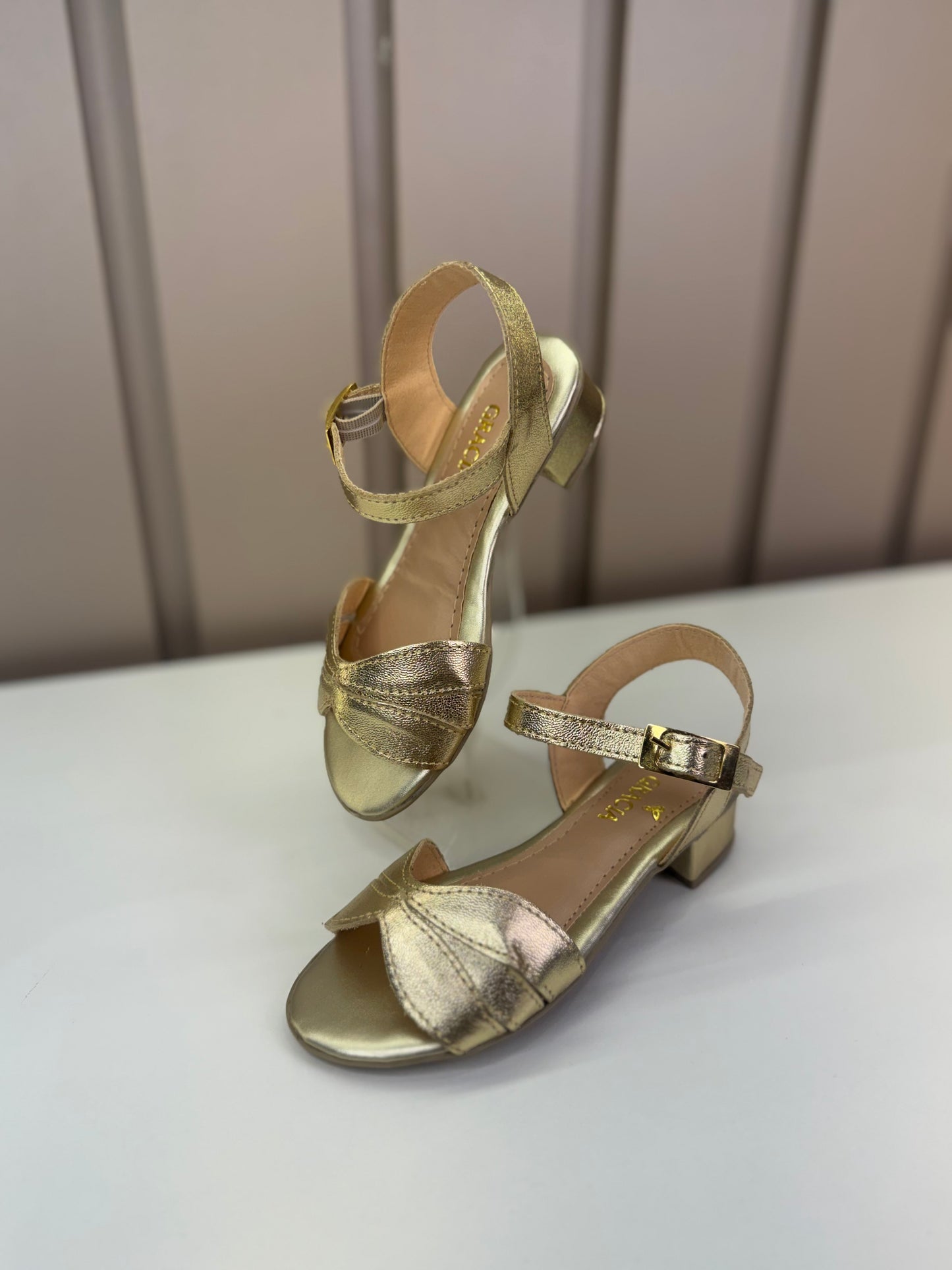 Sandália Infantil Saltinho Flor Dourada - Gracia