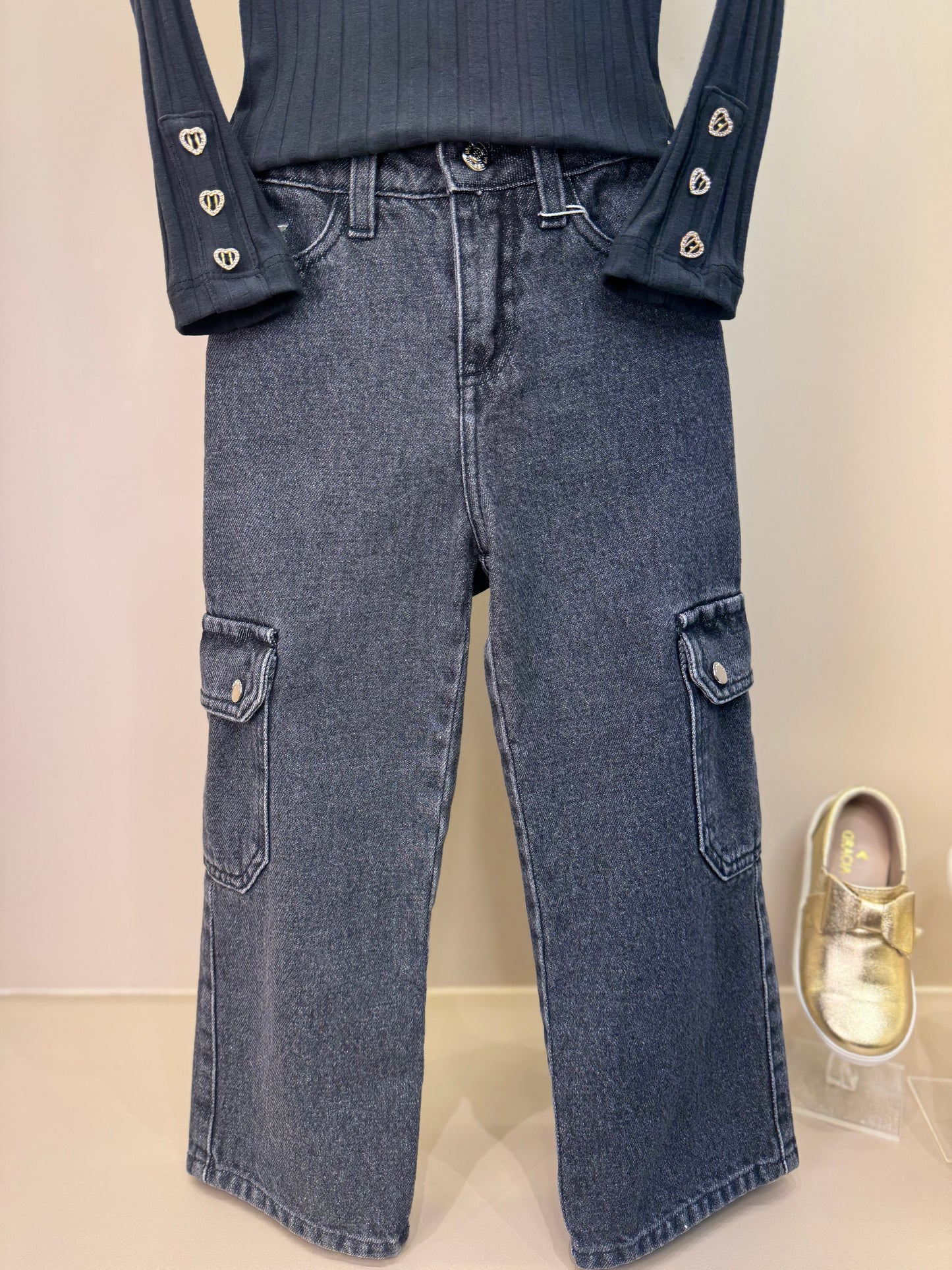 Conjunto Infantil Blusa Malha Botões  e Calça Wide Leg Bolsos Lateral - Um Mais Um