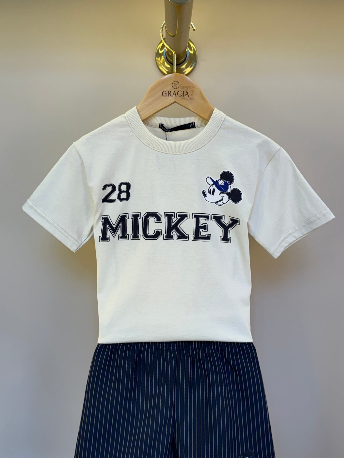 Conjunto Infantil Camiseta Bege Mickey e Bermuda Marinho Listrada - Youccie