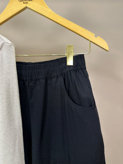 Conjunto Teen Suéter Tricot Dog Tennista Bege e Calça Cargo Wide Leg Preta - Two In