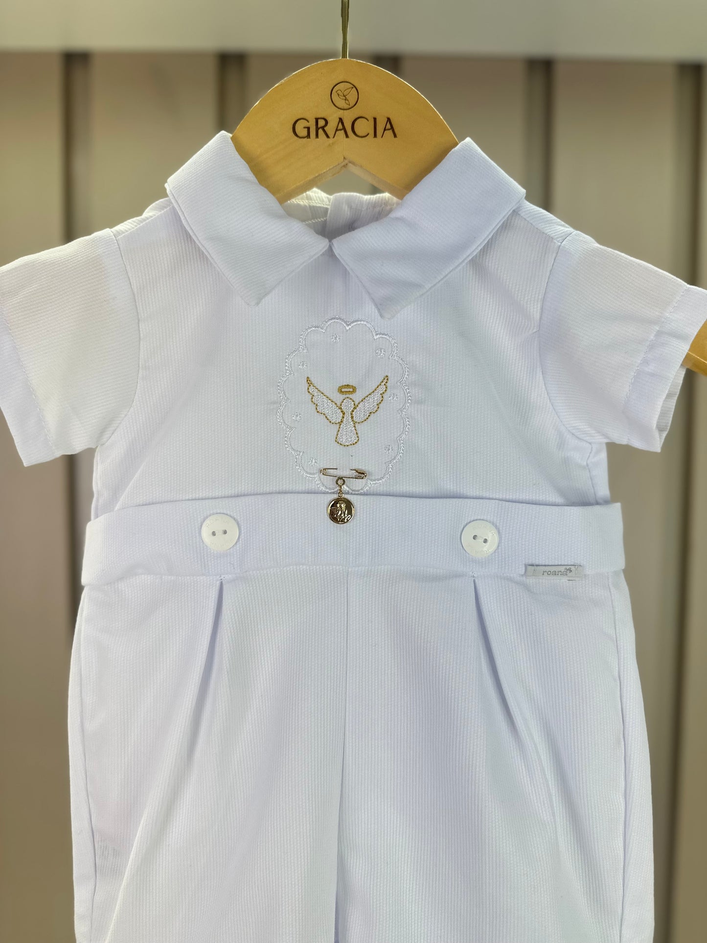Macaquinho Bebê Batizado Bordado Dourado com Medalha Branco - Roana