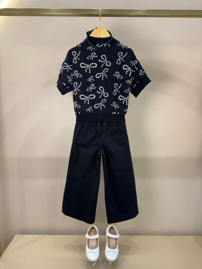 Conjunto Infantil Casaco Tricot Lacinhos Bordados Pérolas e Cristais e Calça Sarja Reta Laços Bordados Bolsos Preta - Pi