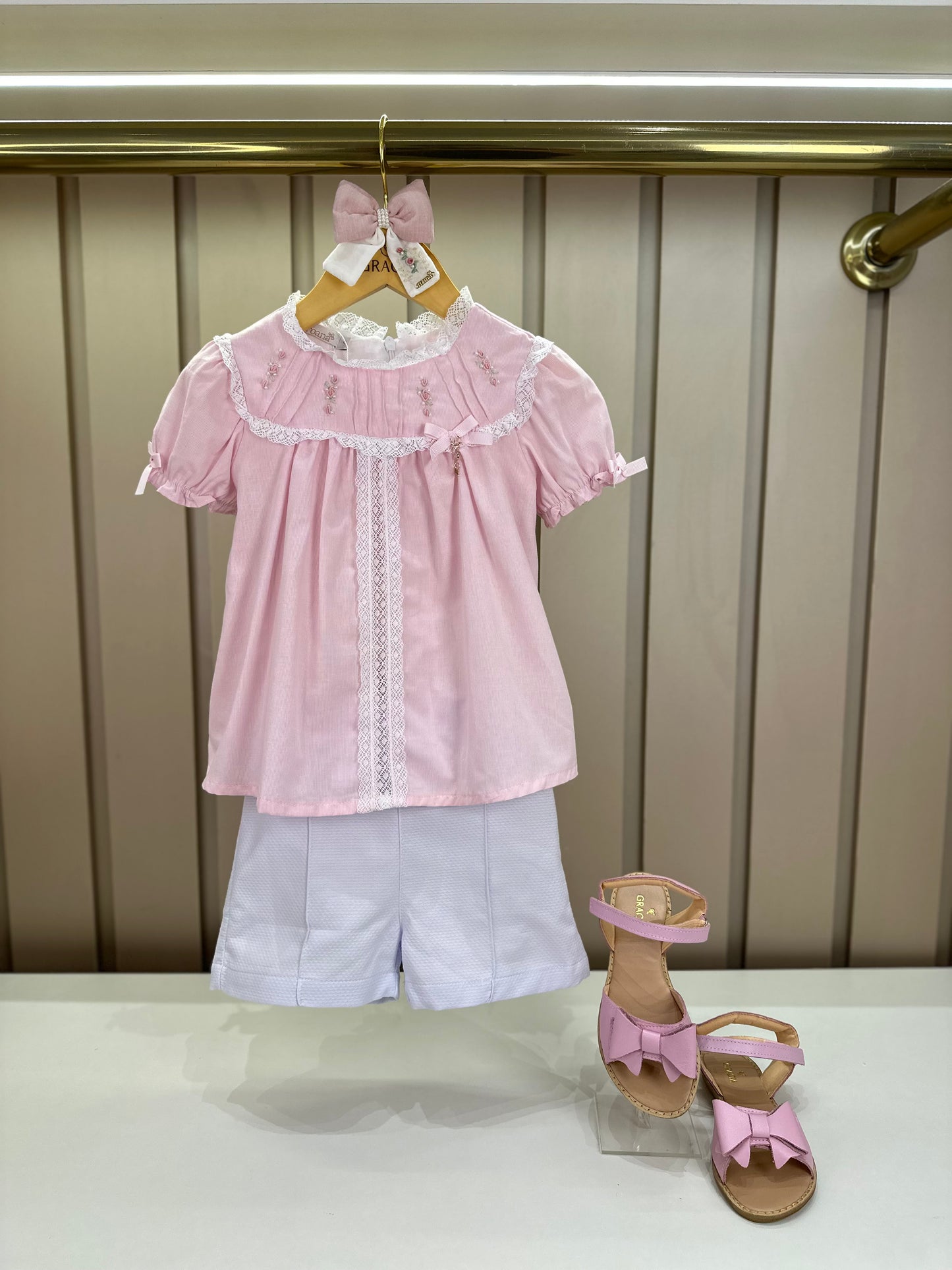 Bata Bebê com Culote Rosa Rendas Brancas e Bordados - Roana