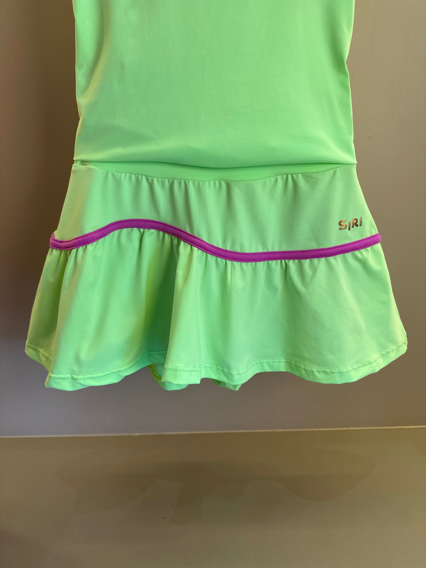 Conjunto Infantil Trio Top Sara, Blusa Julia e Saia Flávia Chloe Patinação Verde - Siri Sport