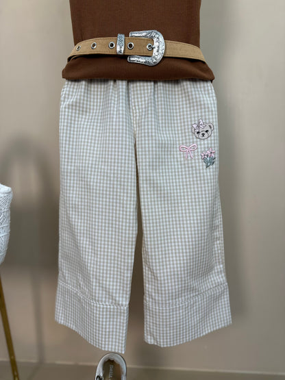 Conjunto Infantil Regata Laço de Renda Marrom e Calça Reta Xadrez Patches - Pituchinhus