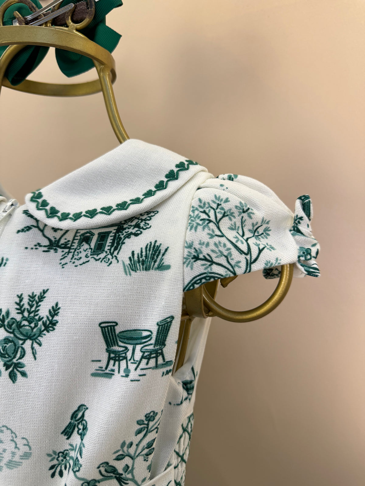 Vestido Infantil Linho Bordado Florais Verde - Petit Cherie