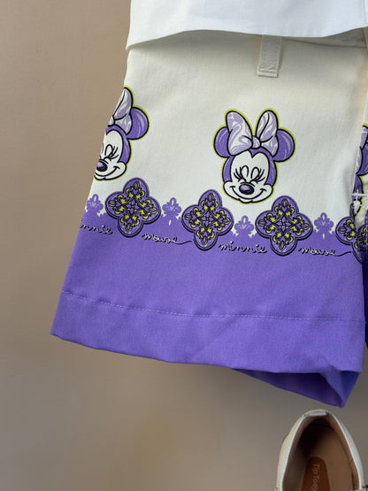 Conjunto Infantil Camisa Gola Clássica Capa Minnie Florais e Shorts Sarja Minnie Florais Detalhes Lilás - Animê