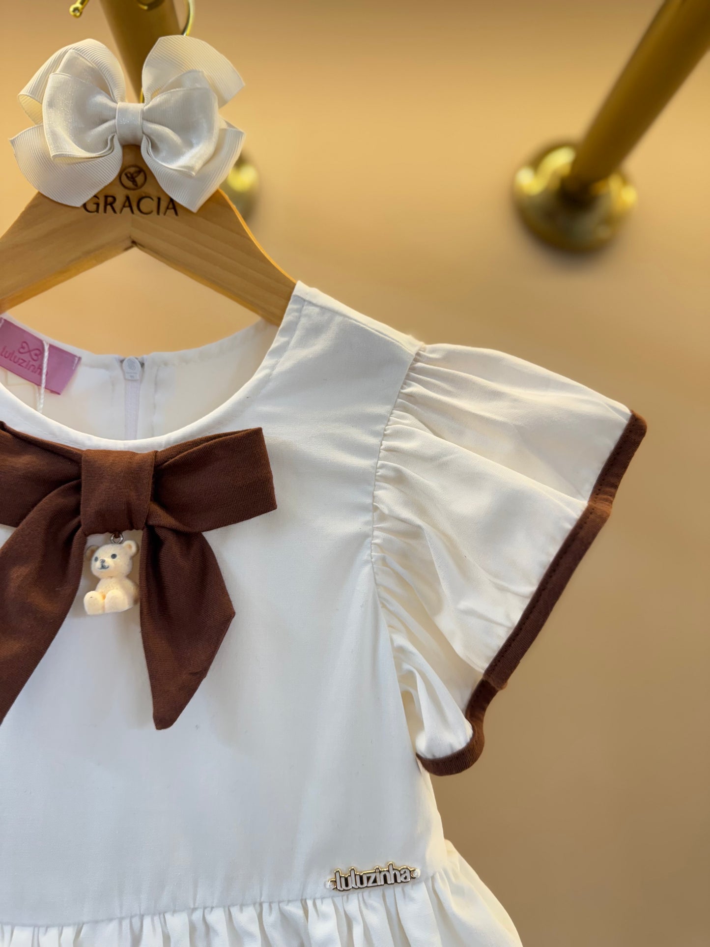 Vestido Infantil Rodado Tricoline Branco com Laço Marrom - Luluzinha