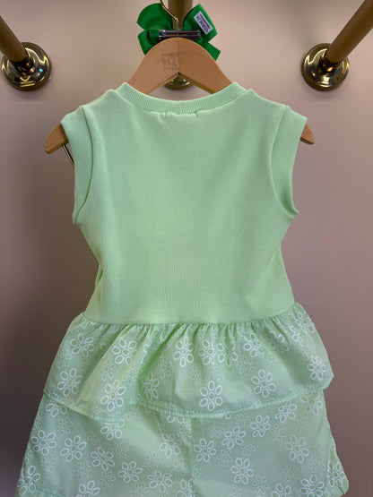 Conjunto Infantil Verde Blusa Com Babado Peplum e Shorts Com Bordado Inglês - Petit Cherie