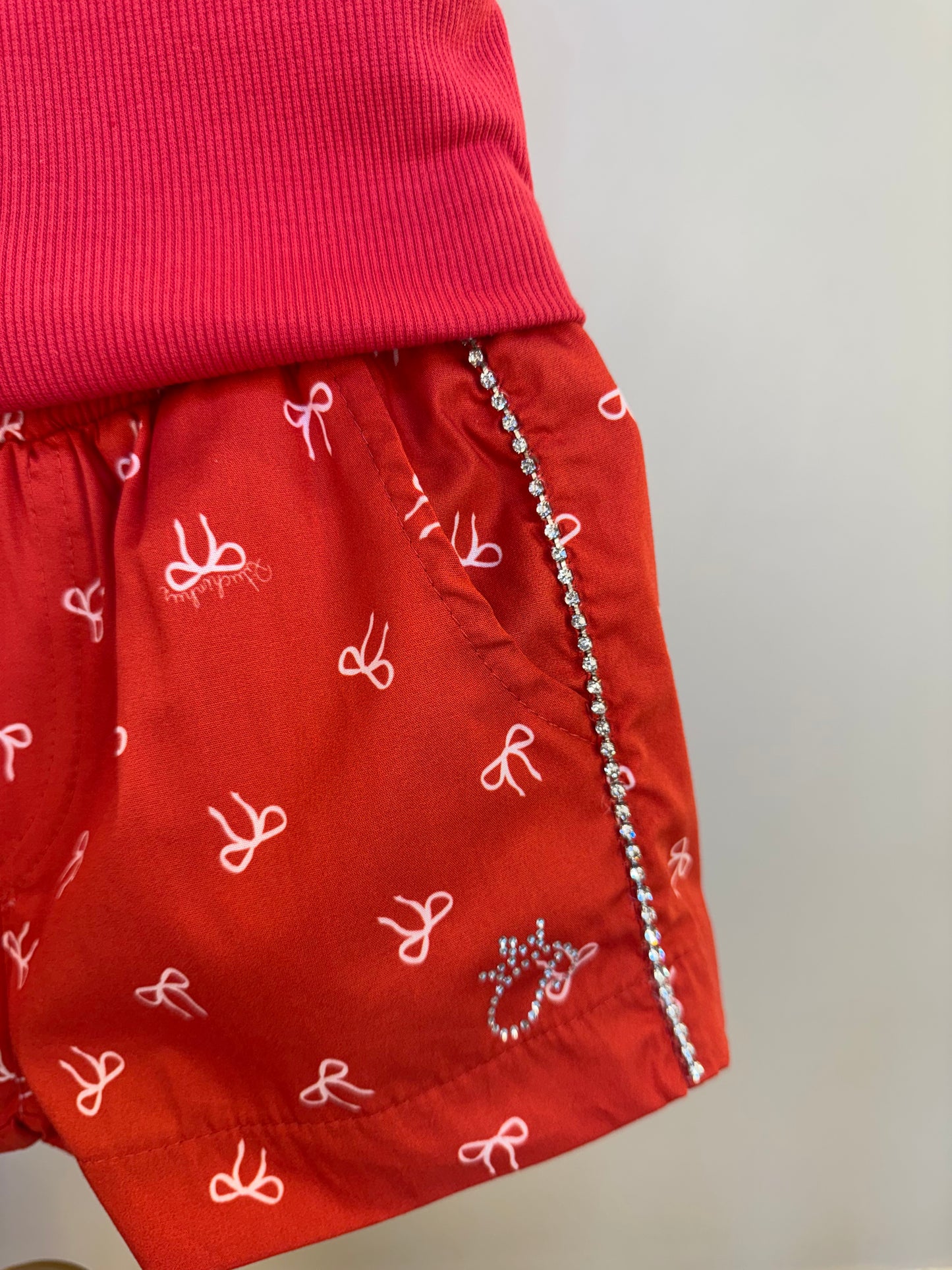 Conjunto Infantil Regata Strass Bordados e Short Lacinhos - Pituchinhus