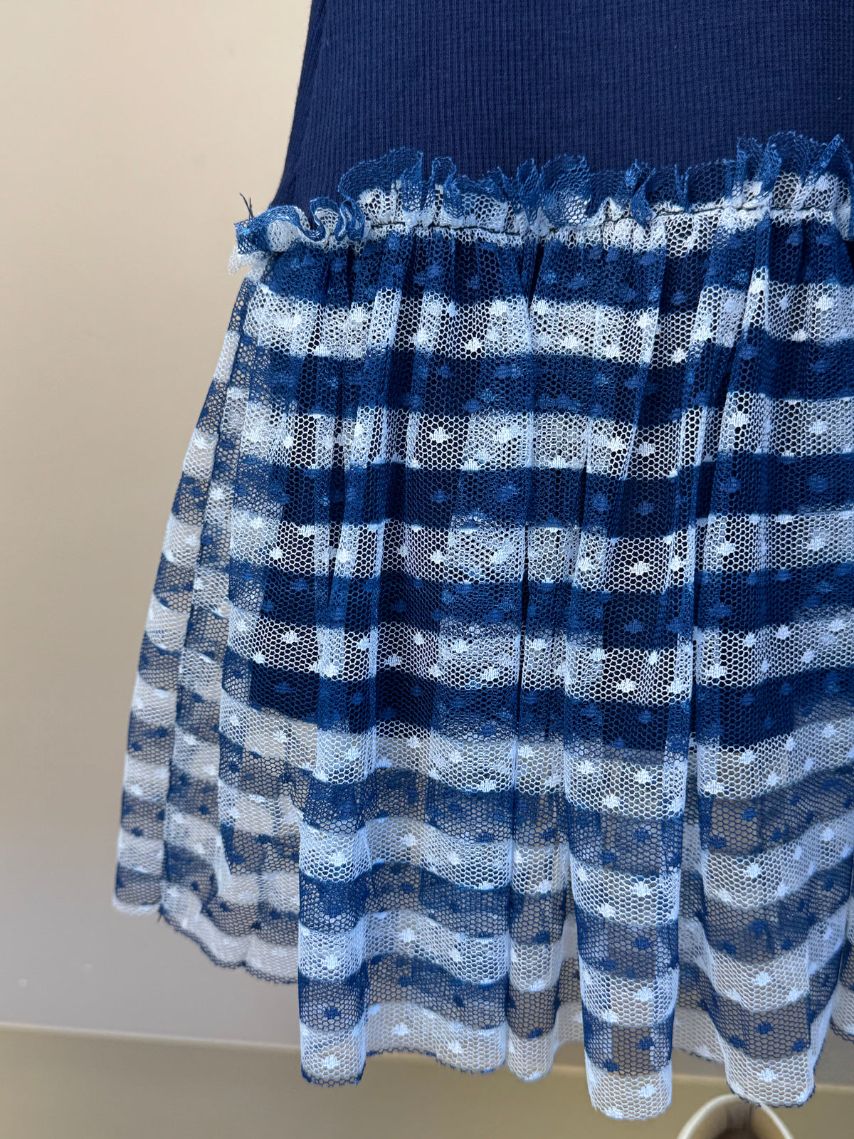 Vestido Infantil Tule Estampado Com Aplicação de Crochê e Laço de Vies - Luluzinha
