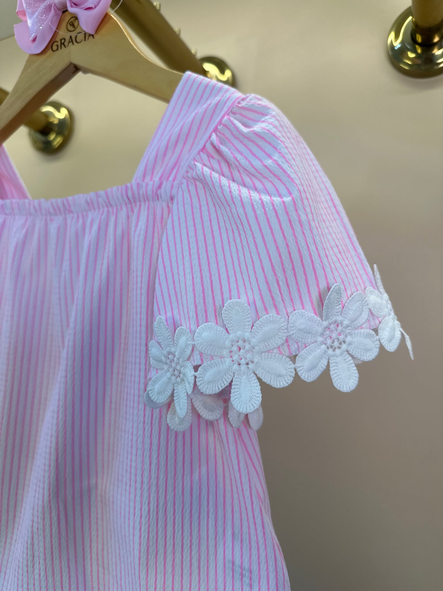 Conjunto Infantil Blusa Anarruga Bordado Flores e Shorts Off - Momi