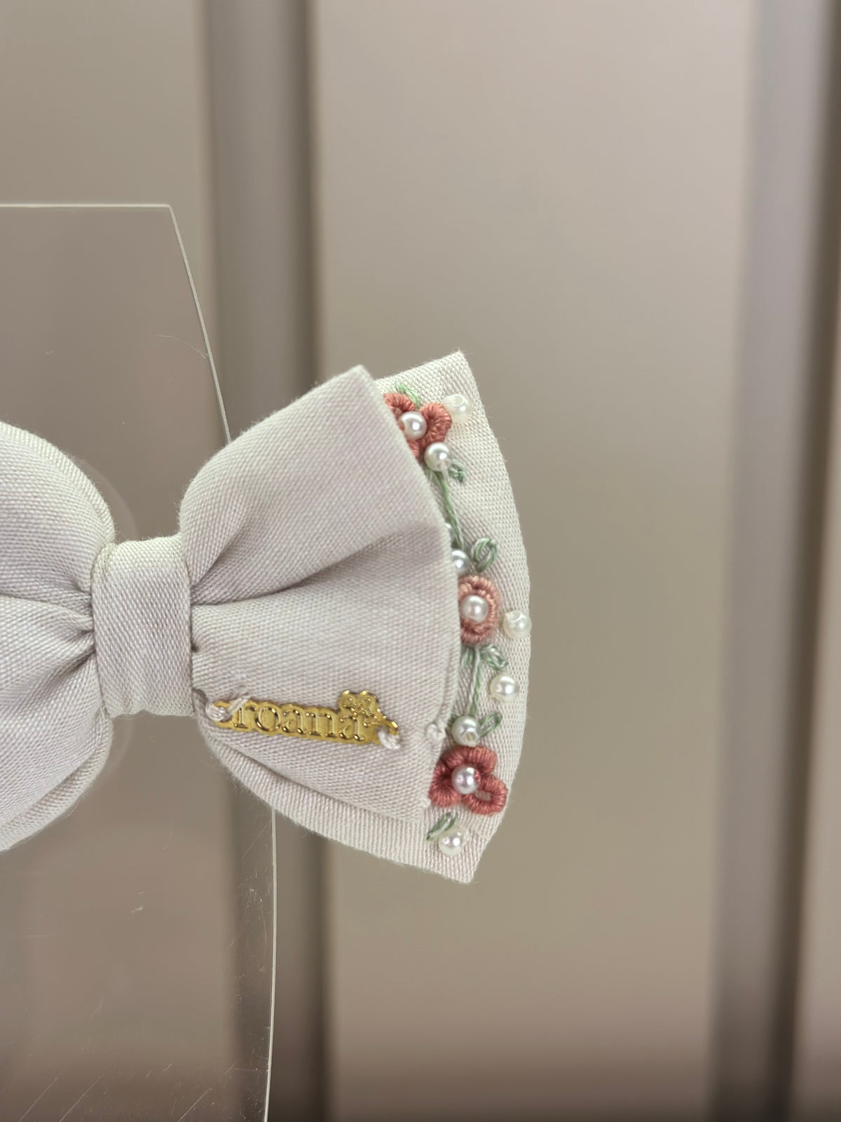 Laço Infantil Flores Bordadas Branco - Roana