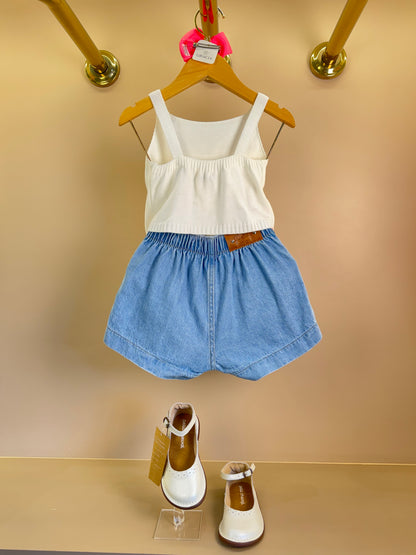 Conjunto Infantil Blusa Tricot Cerejas e Shorts Saia Jeans Com Pregas - Momi