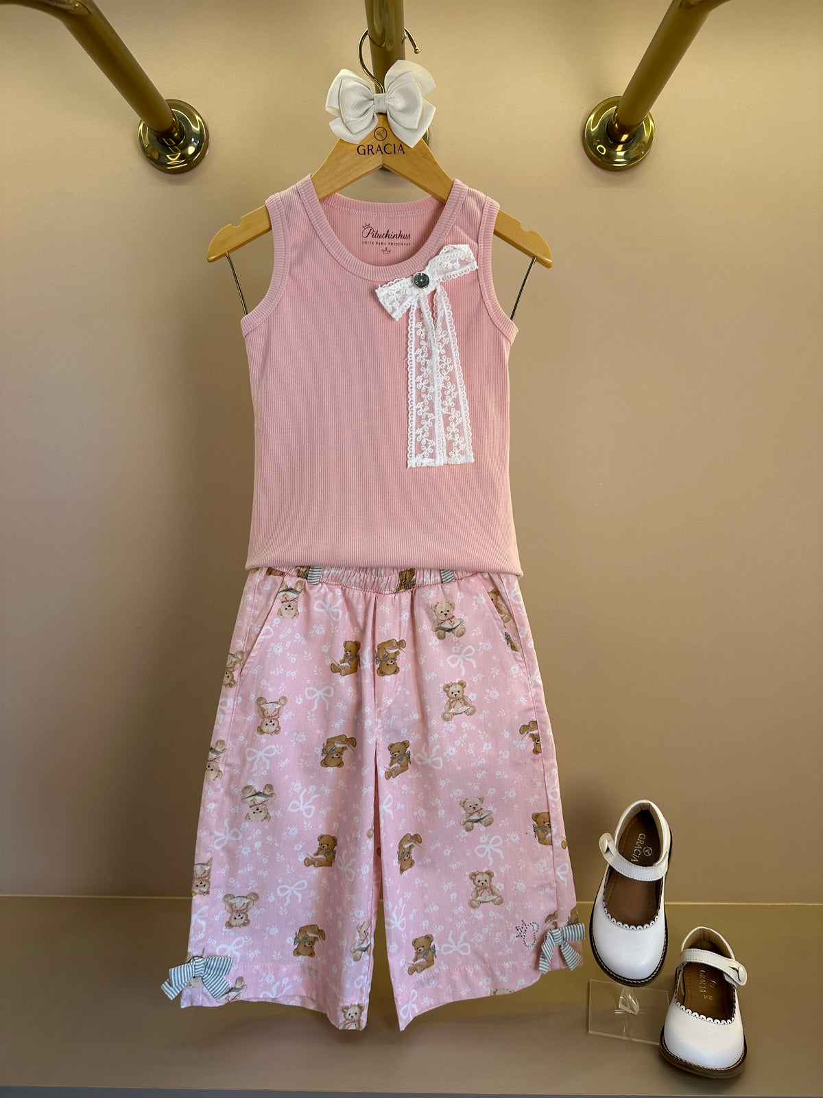 Conjunto Infantil Regata Com Laço de Renda e Calça Pantacourt Algodão Estampa Ursinhos - Pituchinhus
