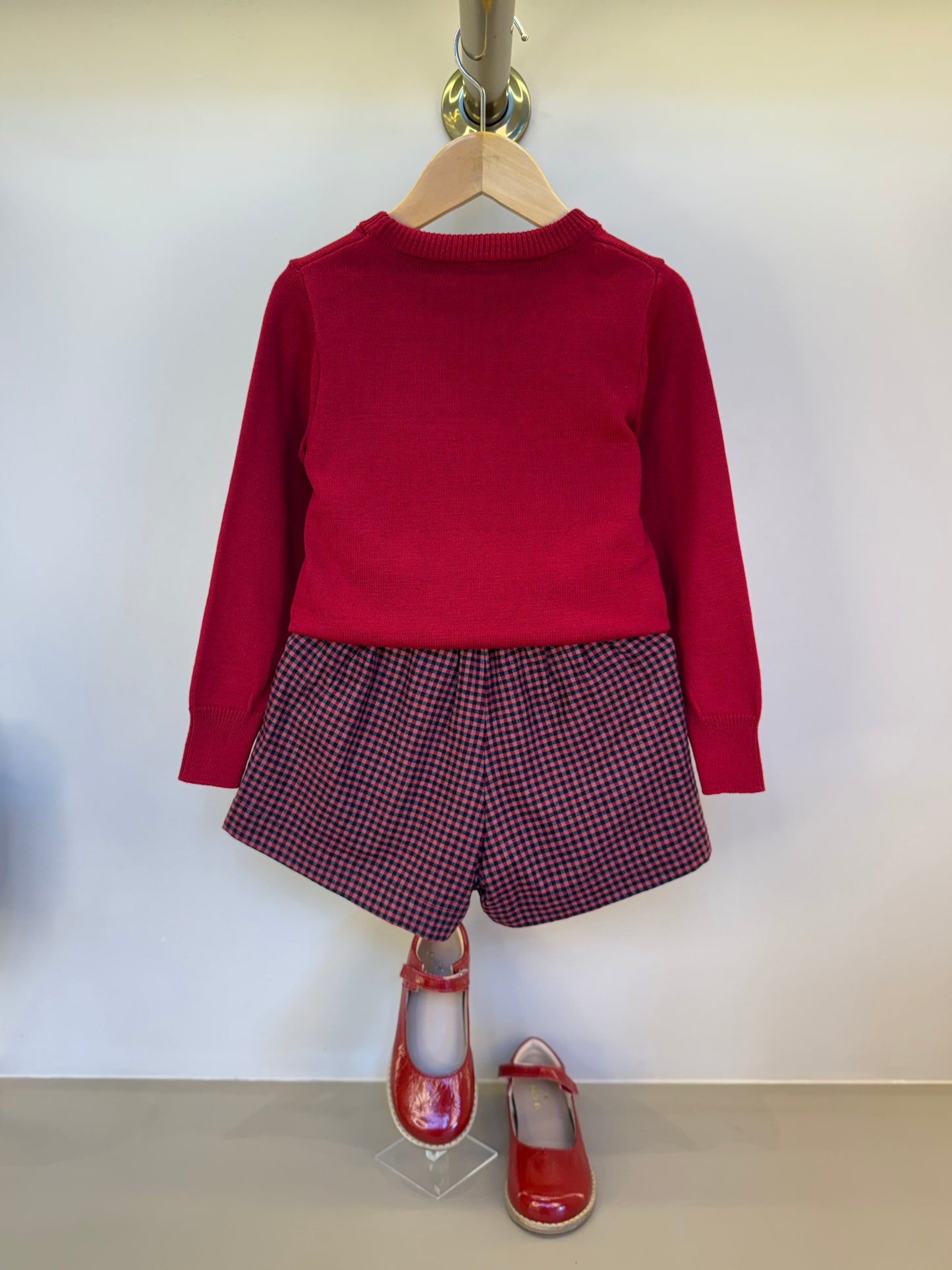 Conjunto Infantil Blusa Tricot Patches Cachorrinhos e Saia-shorts Xadrez Pregas - Pituchinhus